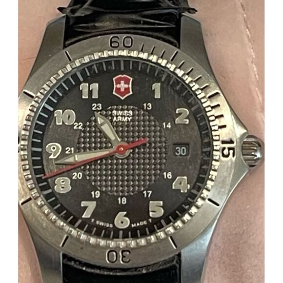 Vintage Swiss Army 90's Ladies Black Date Dial Leather Band Watch‎ - Picture 4 of 8